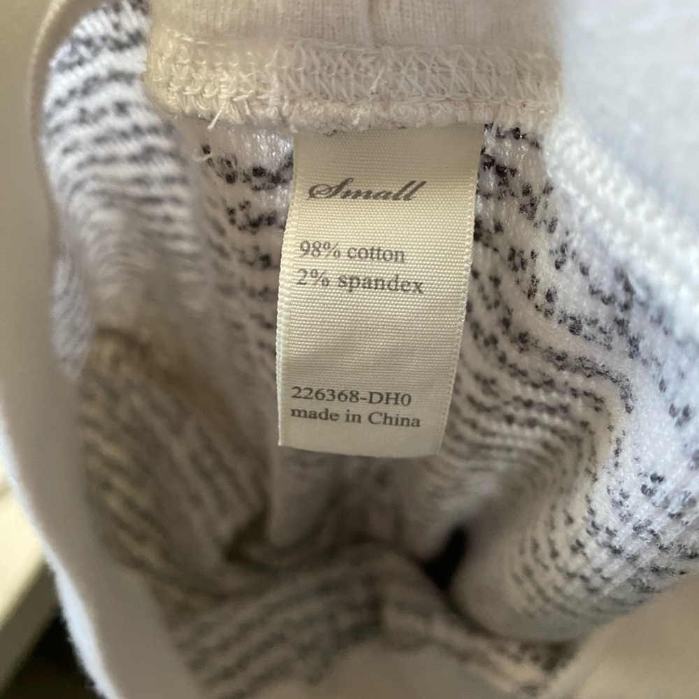 Women’s Victoria’s Secret White Cursive Logo Pattern Thermal Pajama Set Size S - Picture 9 of 11